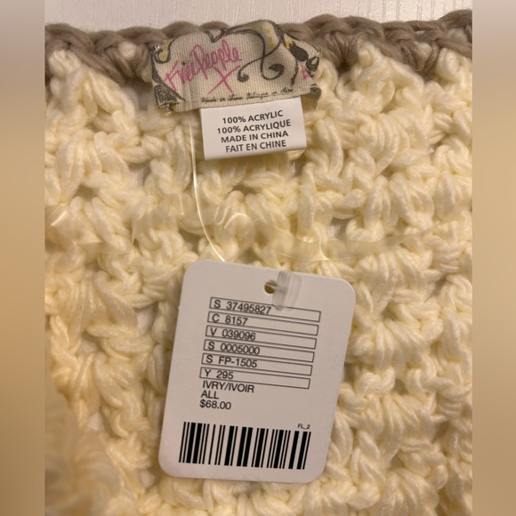 NWT Free People crochet knit ivory shawl wrap tassel - Picture 7 of 7